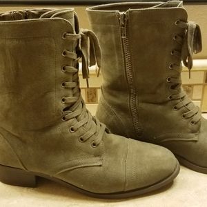 Torrid zip up faux sued boots sz 11